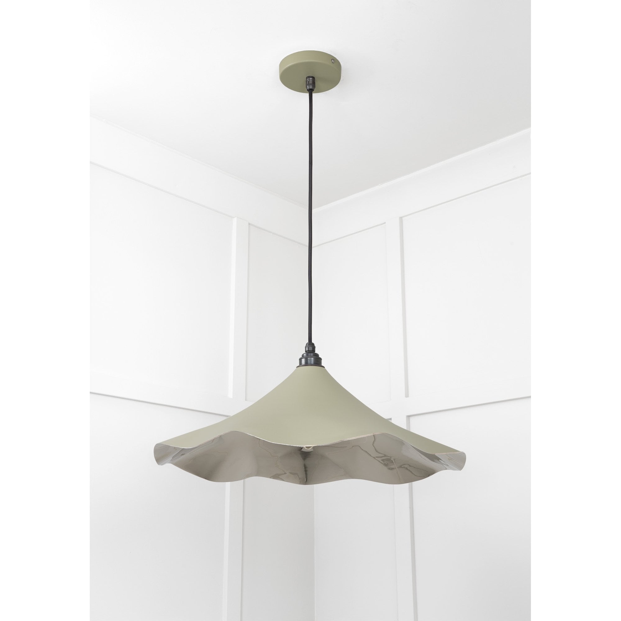 From The Anvil Smooth Nickel Flora Pendant - Tump (Pale Green)