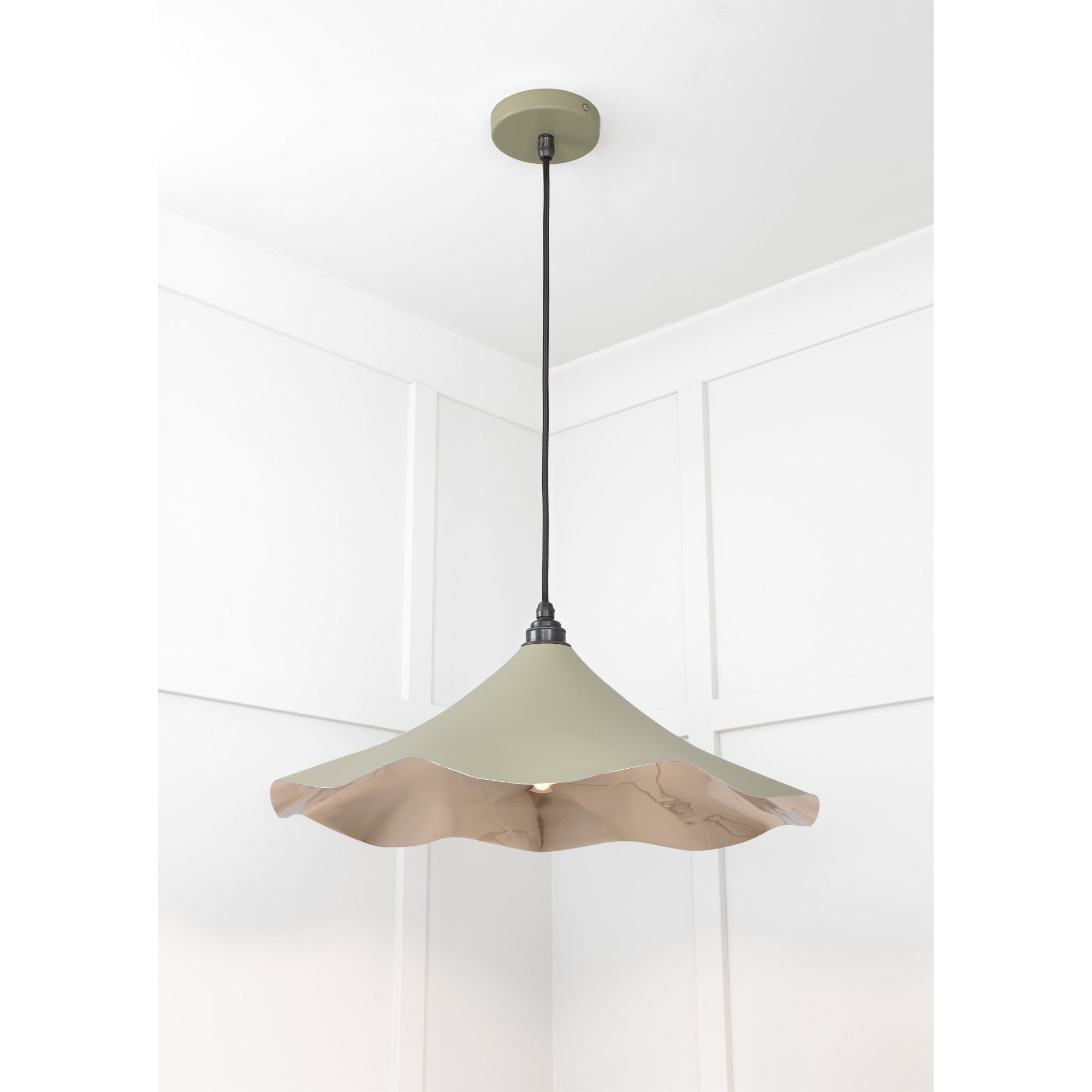 From The Anvil Smooth Nickel Flora Pendant - Tump (Pale Green)
